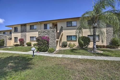 Apartamento Central Cape Coral Condo With Community Pool!