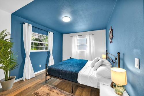 Hgtv - The Blue Villa - Rewarded Luxury Clearwater