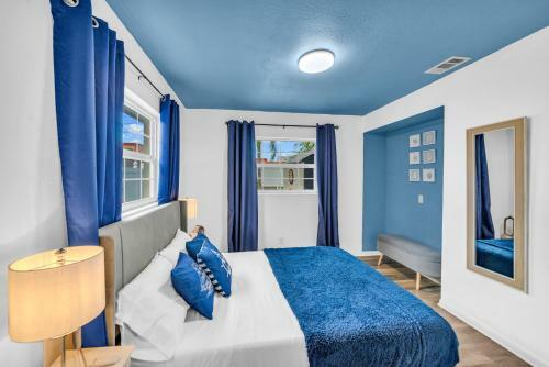 Hgtv - The Blue Villa - Rewarded Luxury Clearwater