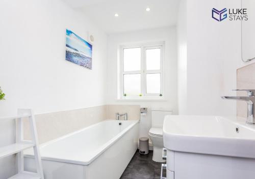 Apartamento ?beautiful 4 Bed House ? 1 Bed Ensuite? Durham?