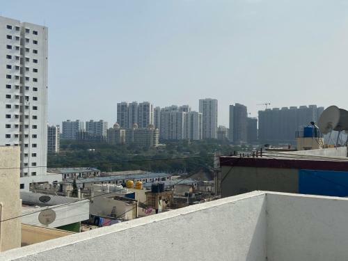 Oyo Home 87931 Jai Hanuman Apartment