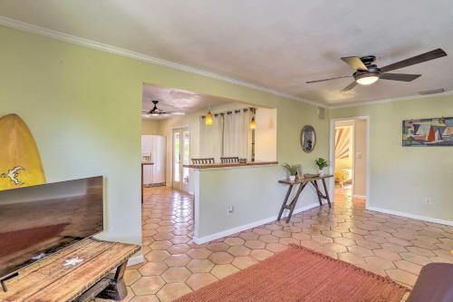 Bright St Petersburg Bungalow About 3 Mi To Beach