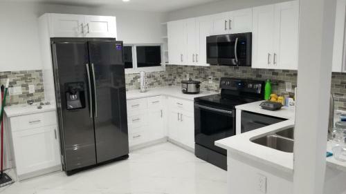New Modern Style Home*near Downtown*near Beach