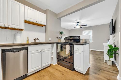 Reno'd 2 Bedroom, Less Than A Mile From Atl Zoo!