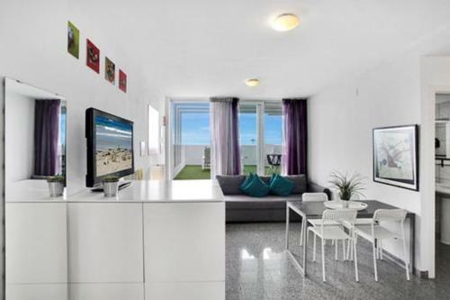 Beautiful 1-bed Apartment In Playa San Juan