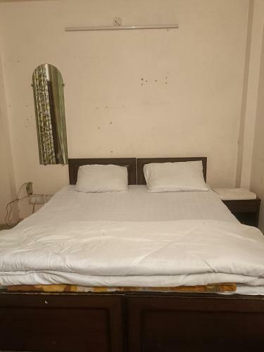 Hotel Oyo 87974 Kary Residency