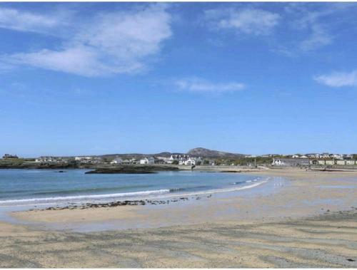 Lligwy House - Charming 3-bed House In Holyhead