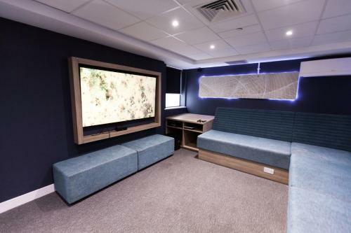 Stylish Student Studio Apartments - Collegiate Crown Place Portsmouth