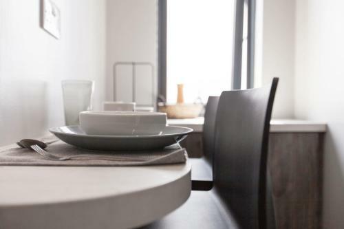 Stylish Student Studio Apartments - Collegiate Crown Place Portsmouth