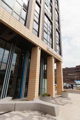 Stylish Student Studio Apartments - Collegiate Crown Place Portsmouth