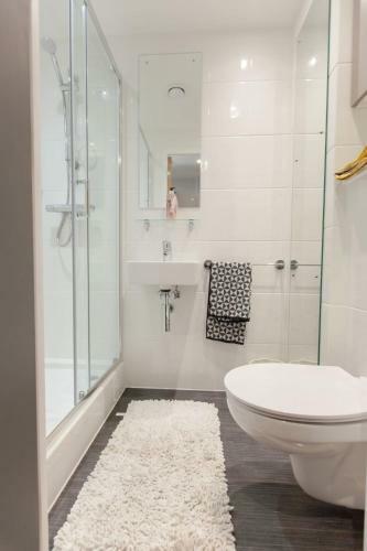 Stylish Student Studio Apartments - Collegiate Crown Place Portsmouth