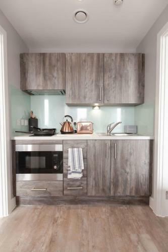 Stylish Student Studio Apartments - Collegiate Crown Place Portsmouth