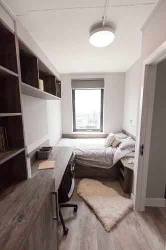 Stylish Student Studio Apartments - Collegiate Crown Place Portsmouth