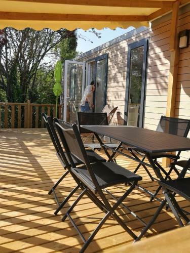 Camping Les Routes De Provence