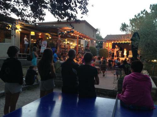 Camping Les Routes De Provence