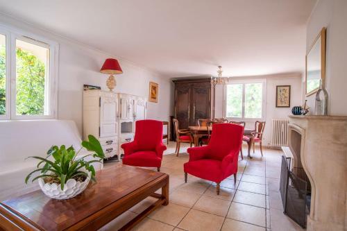 Welcome To The Nossi-b� Villa