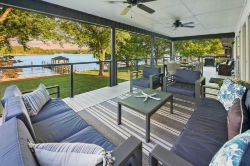 Southern Sunrise By Stay Lake Norman