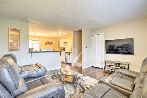 Charming Columbus Home About 7 Mi To Ohio State!