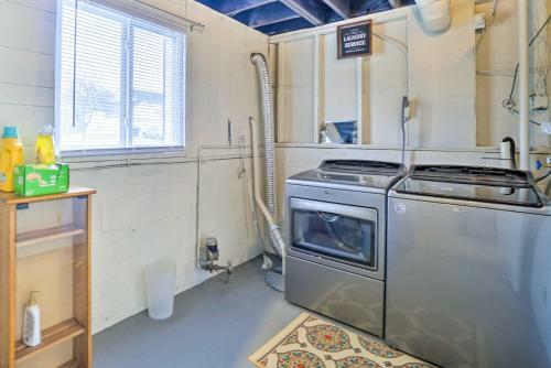 Charming Columbus Home About 7 Mi To Ohio State!