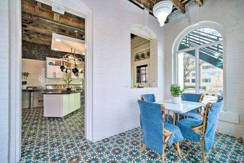 Lavish Columbus Villa With Gym, Spa And Speakeasy