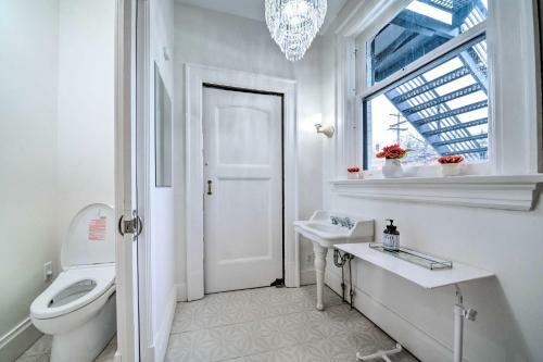 Lavish Columbus Villa With Gym, Spa And Speakeasy