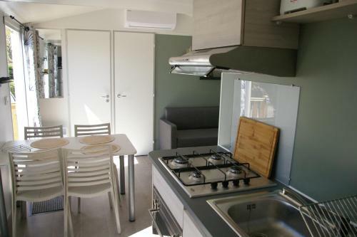 Mobile Home Ouireves 20 Facing The Mediterranean