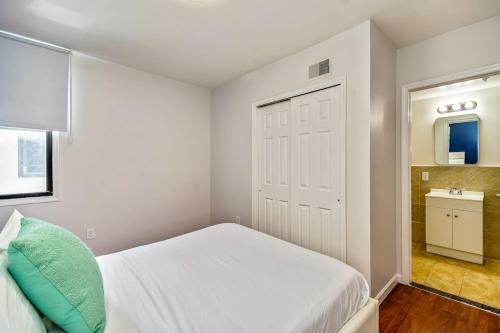 Bright Stylish &great Location 2bd Apartment