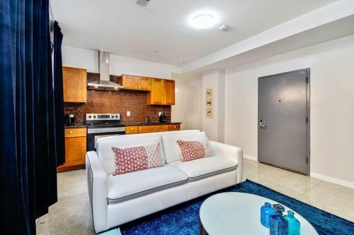 Apartamento Lovely 2bd Apt Steps From The Convention Center
