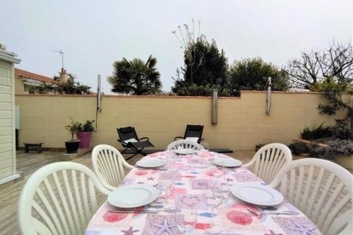 Grande Maison De Vacances Entre Oc�an For�t Et Marais 10 Pers