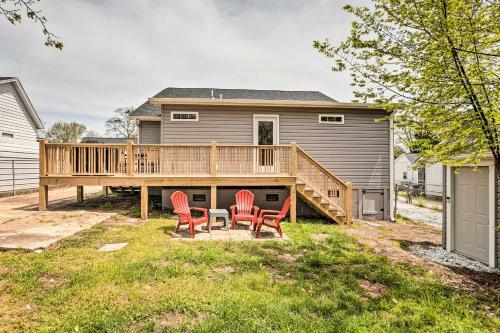 Ideally Located Penne Place With Deck And Grill