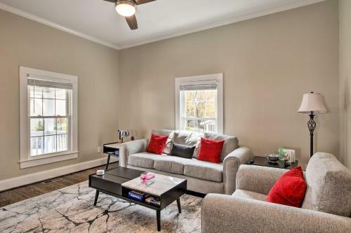Ideally Located Penne Place With Deck And Grill