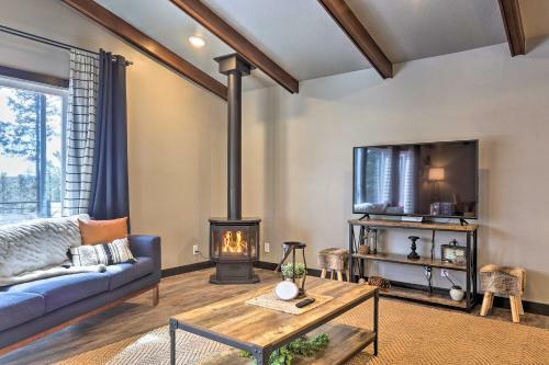 Modern South Dakota Cabin With Private Hot Tub!