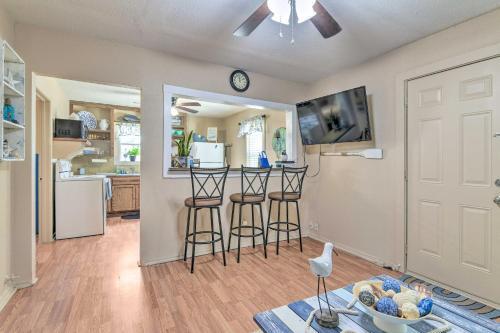 Coastal Aransas Pass Cottage About 9 Mi To Beach!
