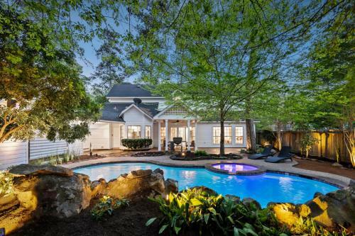Unique Mid Century Modern In The Woodlands
