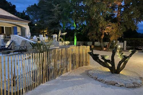 Villa De Charme Avec Piscine Chauff�e & Cigales