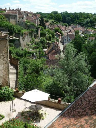 Burgondy Medieval City Studio 3***