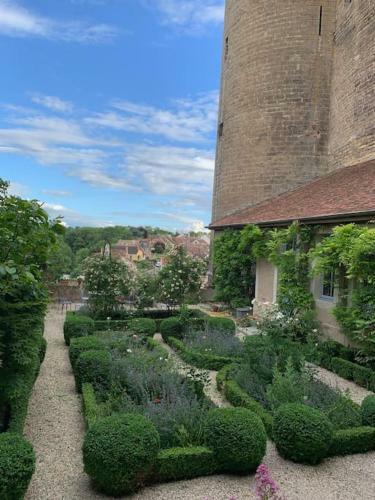 Burgondy Medieval City Studio 3***