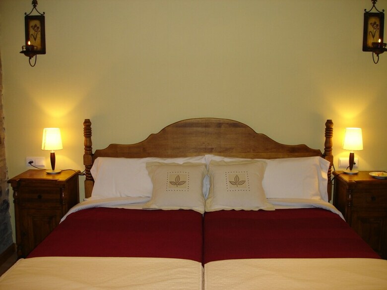 Hostal Hotel Rural Los Cerezos De Yanguas
