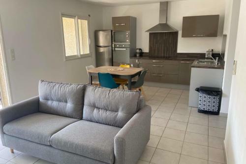 Joli Appartement Dans R�sidence Calme Proche Mer