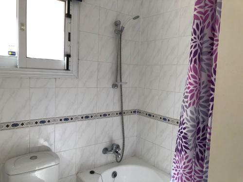 Spacious 2 Bed Groundfloor Apartment In Limnaria Gardens