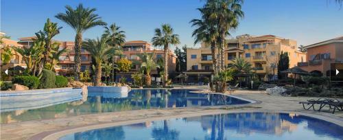 Spacious 2 Bed Groundfloor Apartment In Limnaria Gardens