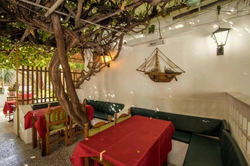 Hotel Semiramis Guesthouse
