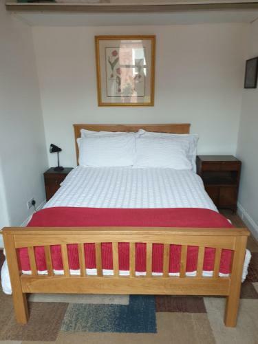 "but N Ben" Middleton Street Apartment