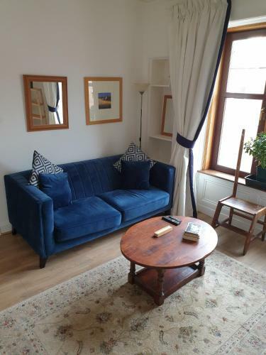 "but N Ben" Middleton Street Apartment