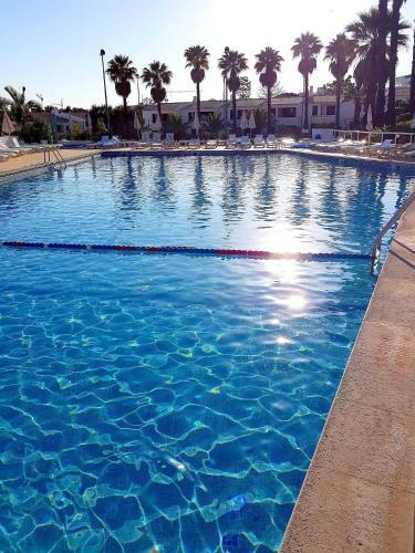 Apt 6 People - Large Private Terrace And Swimming Pool