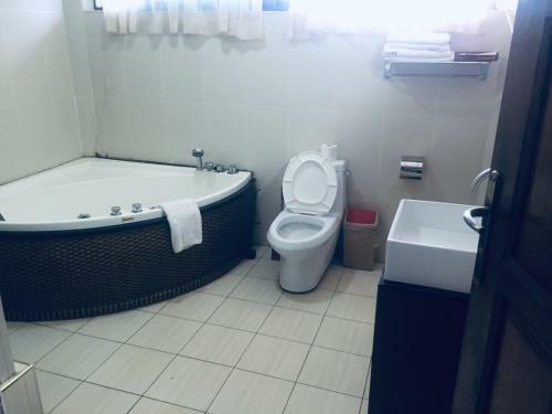 Akroma Plaza Hotel