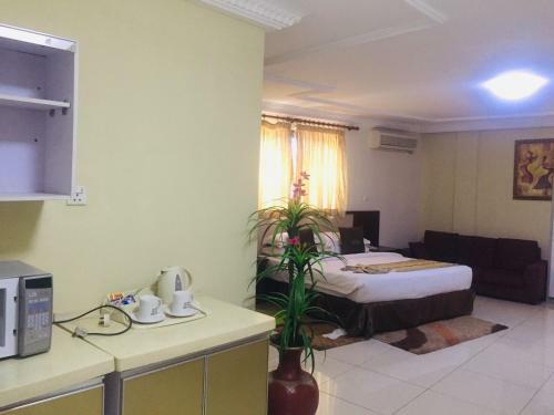 Akroma Plaza Hotel