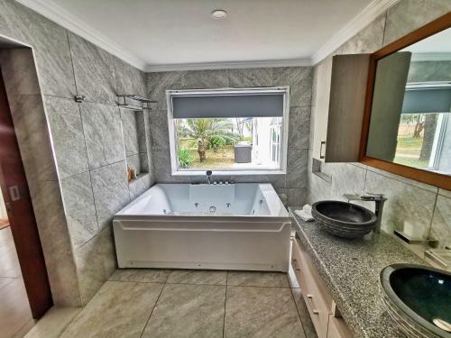 Hotel Searenity Beach Villa