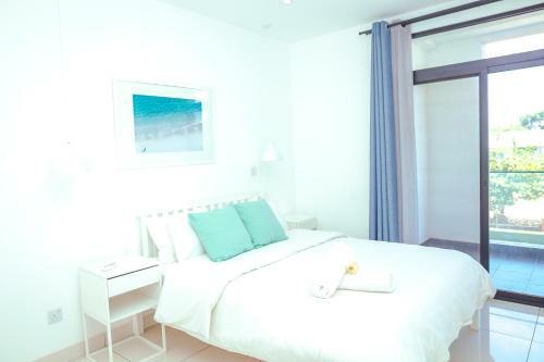 Embassy Gardens By Woodbury Luxury Apartments