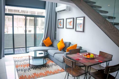 Embassy Gardens By Woodbury Luxury Apartments